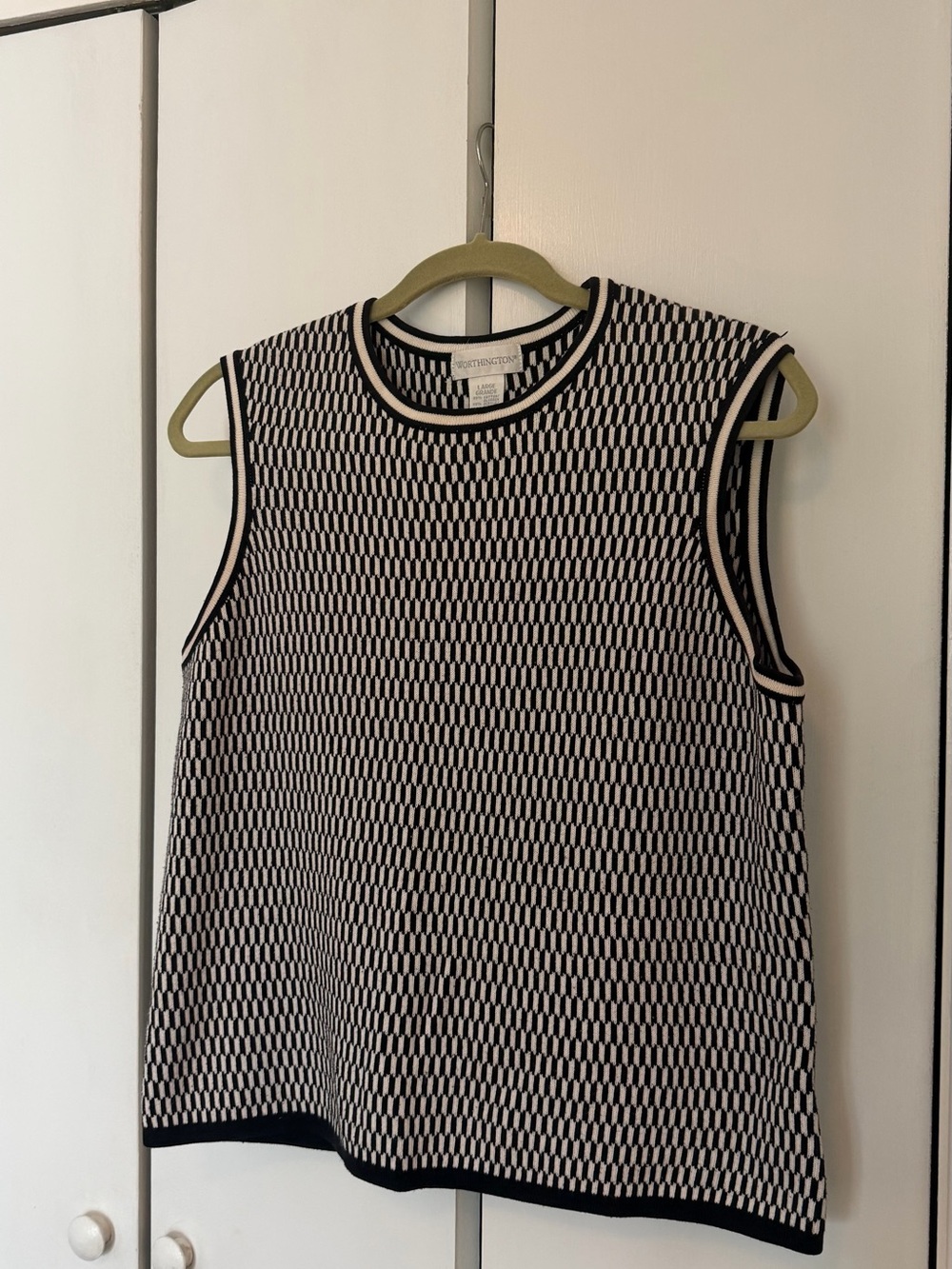 Worthington Black and White Geometric Vest Knit Top